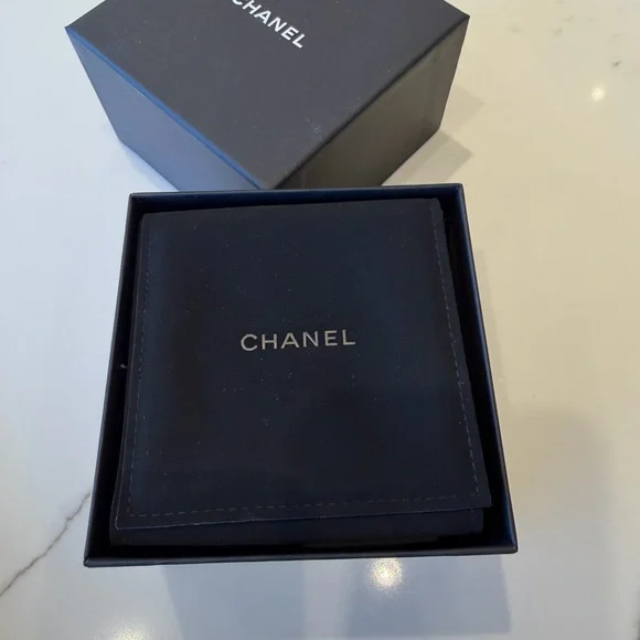 NIB NWT Chanel Camillia Brooch - Light Orange/Pink - Gorgeous!!! - Picture 5 of 10